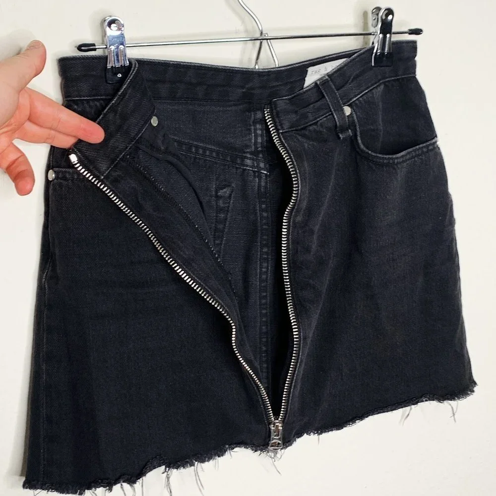 rag & bone Anna Raven Black Raw Hem Full Zip Front Mini Skirt Denim Size 24 - Picture 3 of 12